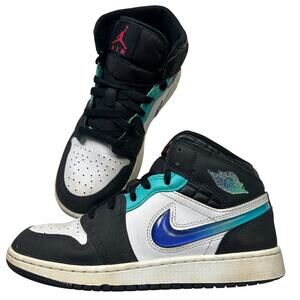 Jordan 1 Mid SE Black White Hyper Jade (GS) - fQ8095-001